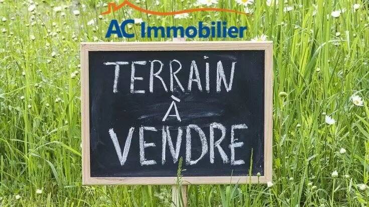 Terrain à LA FERTE-GAUCHER