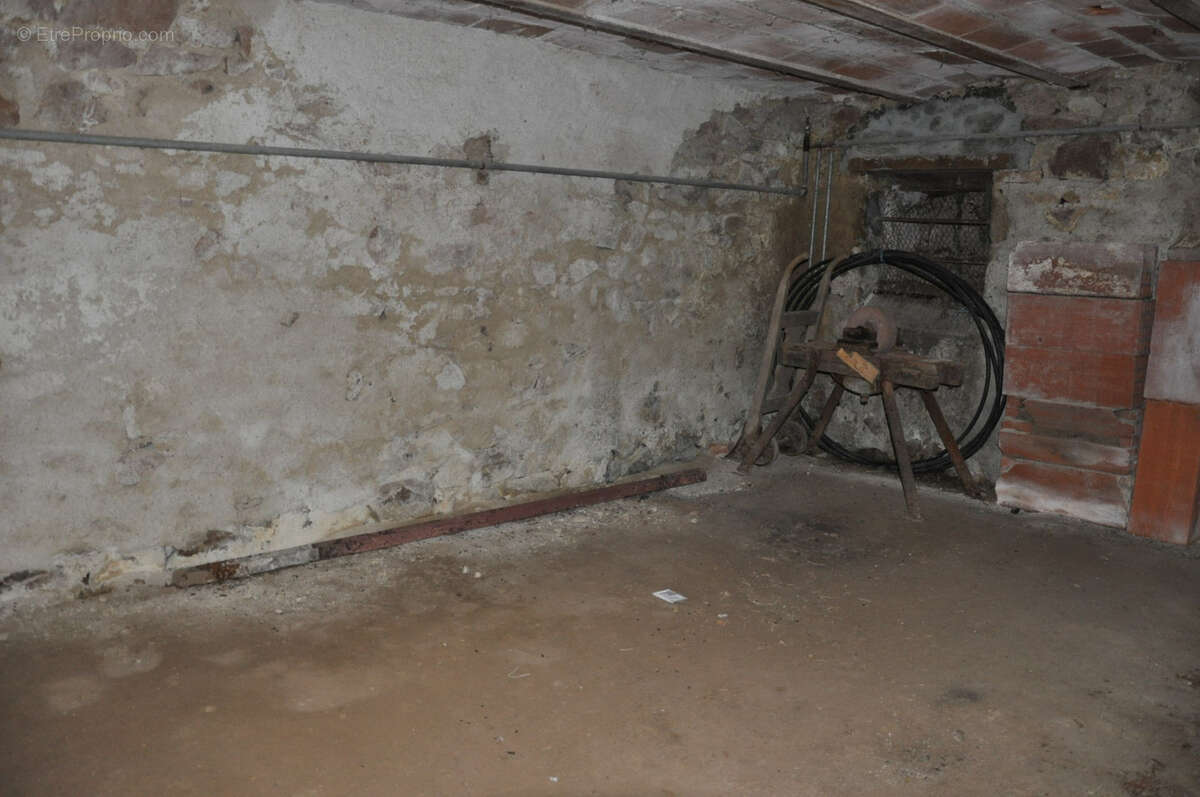 Jolie fermette à la campagne, 2 chambres, dépendances et terrain de 3090 m2 - photo 18