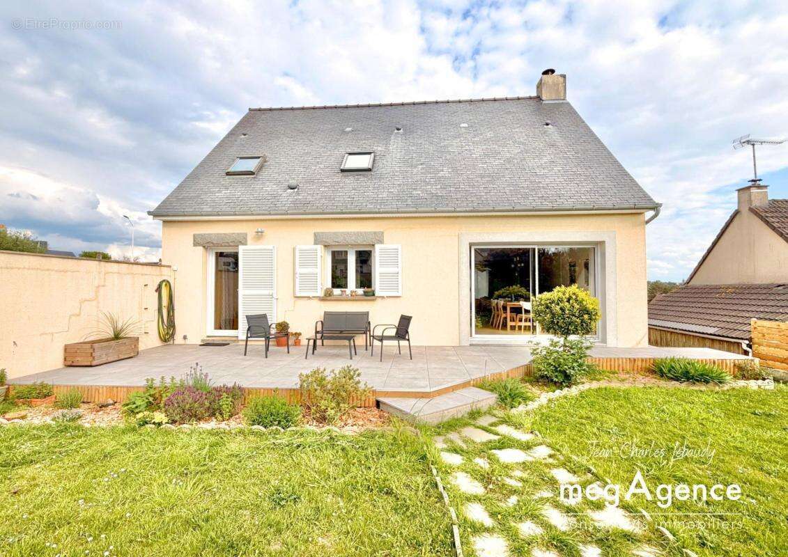 Maison à DONVILLE-LES-BAINS