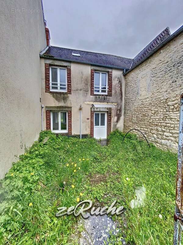 Maison à BAZOCHES-AU-HOULME