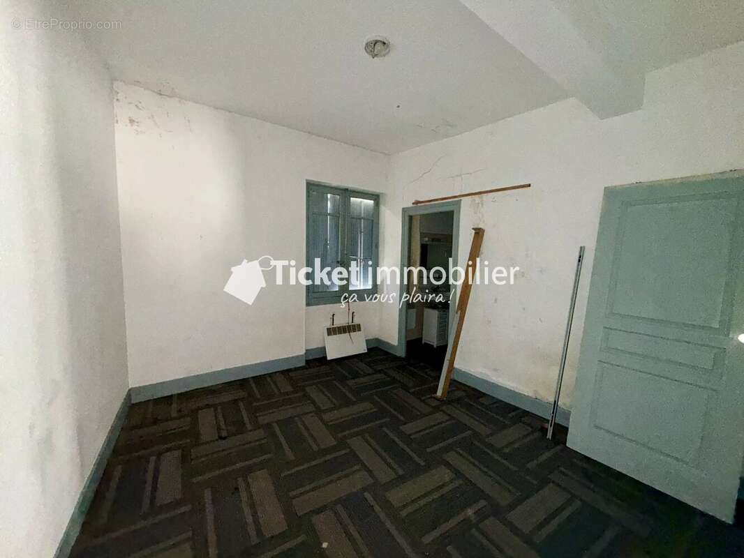 T2 à rénover – Centre-ville de Castres – 59 900 € - photo 4
