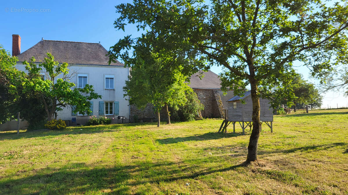 Maison à SAINT-GEREON