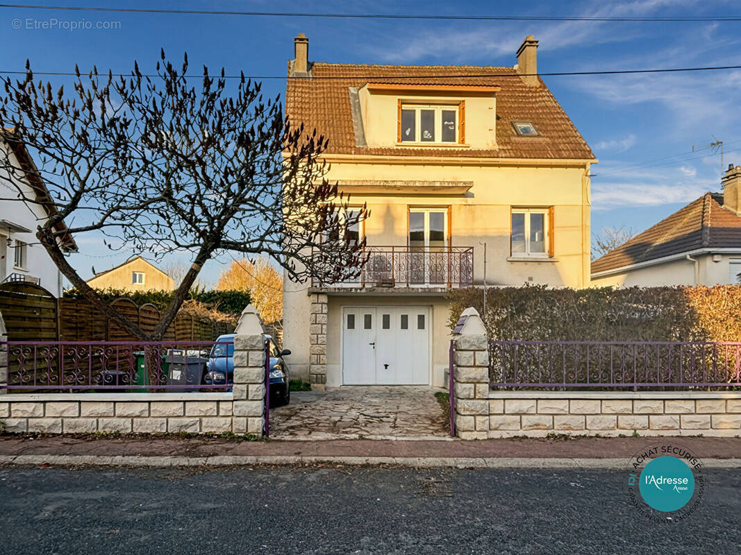 Maison à VERT-LE-PETIT
