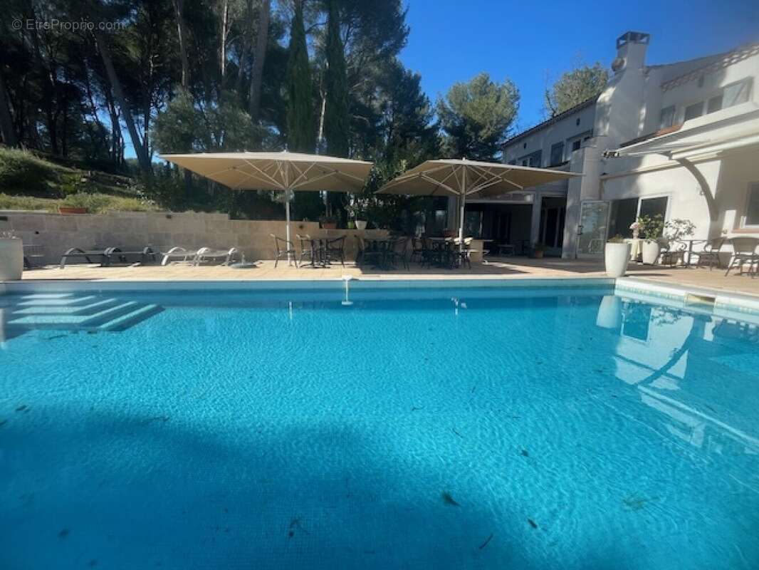 Commerce à AIX-EN-PROVENCE