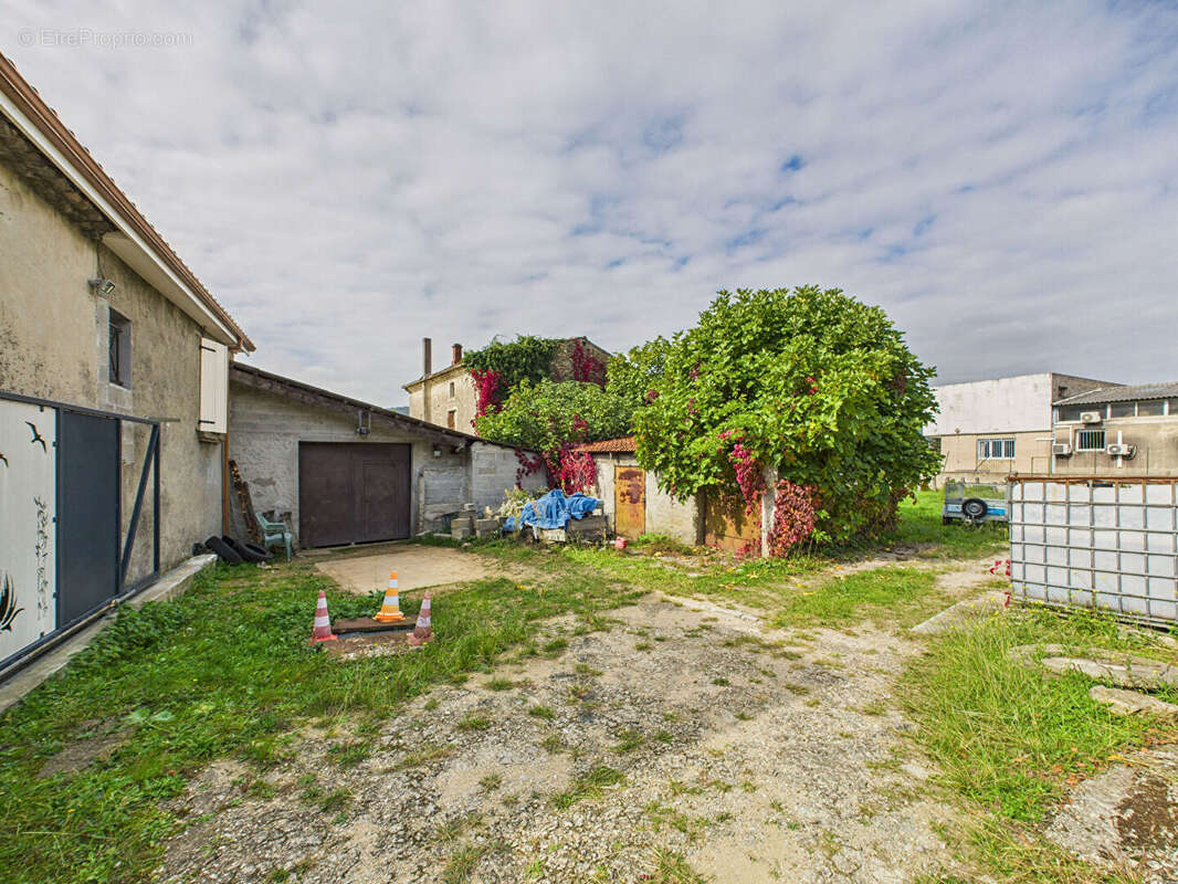 Maison à SERVES-SUR-RHONE