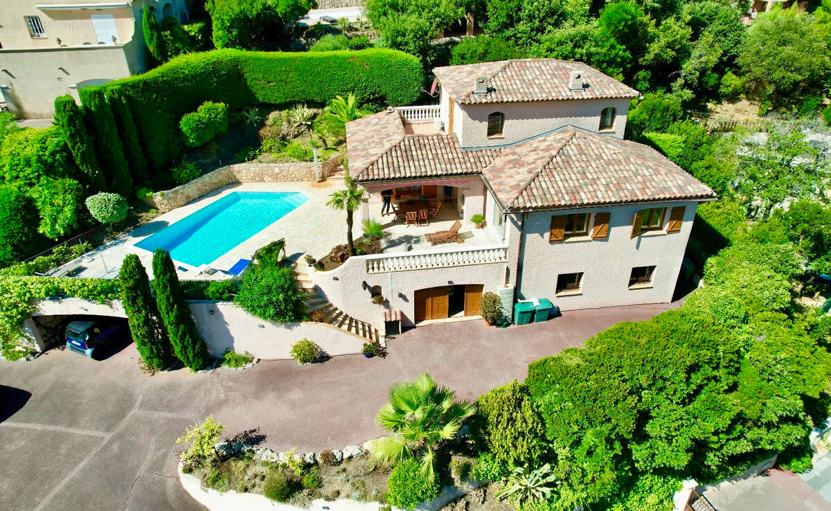 Maison à LES ISSAMBRES