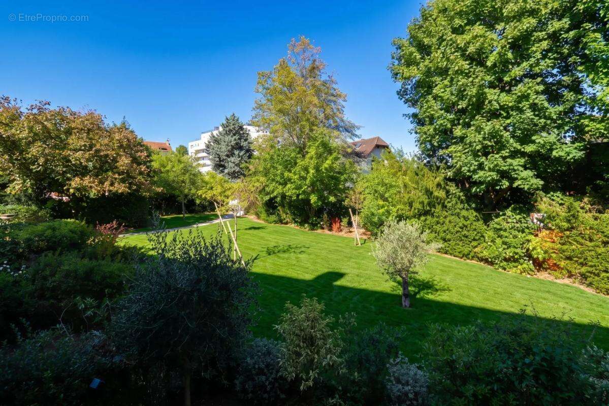 Appartement de 4 pièces de 79 m² à Garches - photo 11