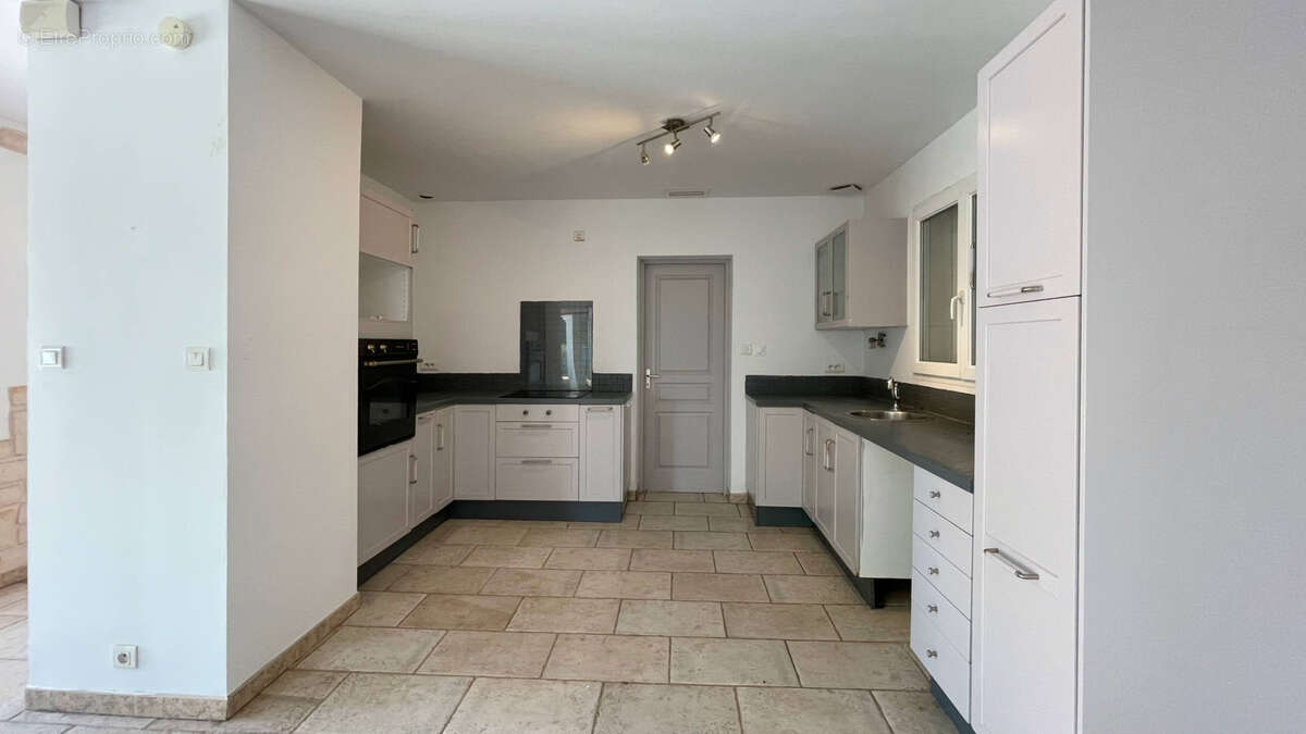 A 10 minutes d'Uzès, villa de plain-pied avec jardin, piscine et pool-house - photo 9