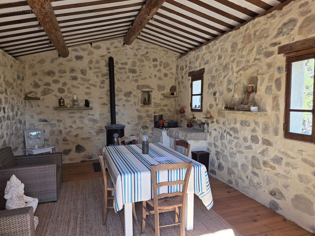 Autre à LA MOTTE-CHALANCON