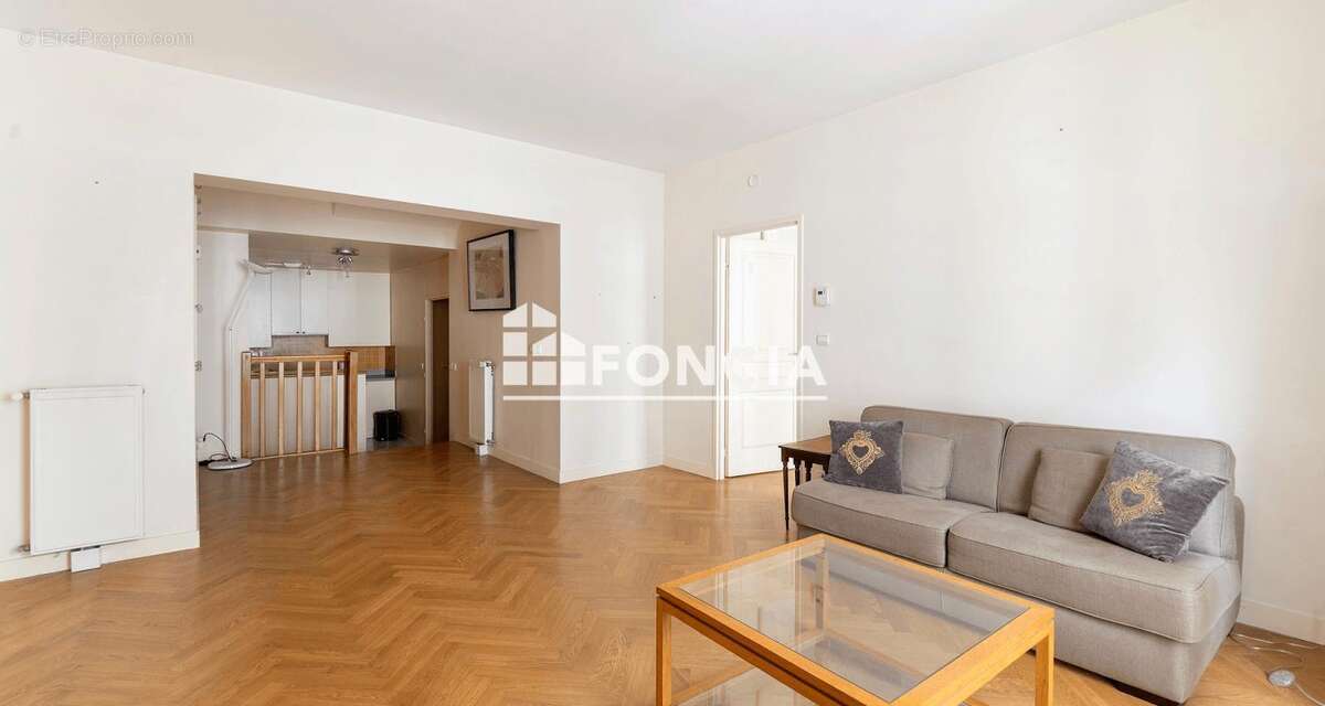 Appartement à PARIS-17E