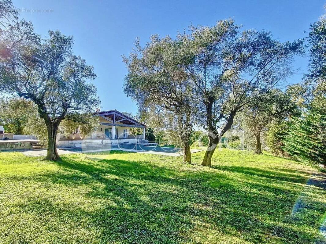 Appartement à VALBONNE