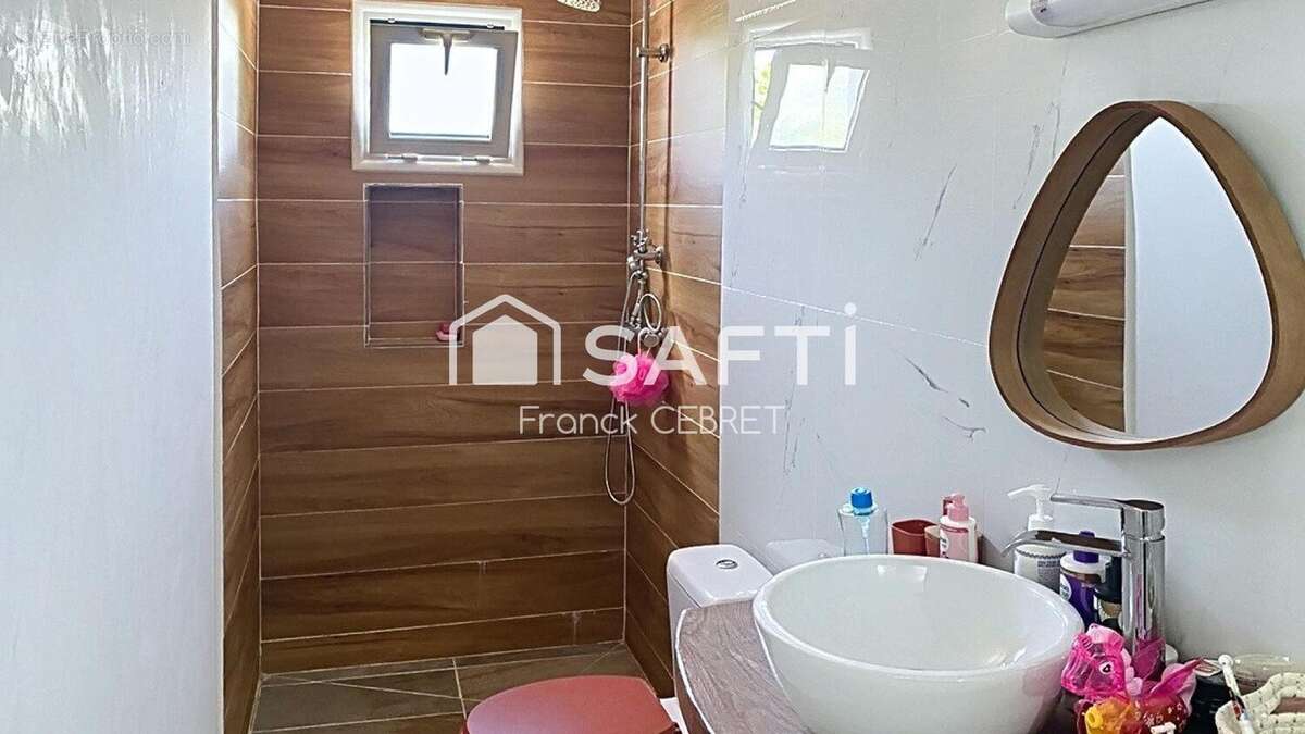 Photo 6 - Maison à REMIRE-MONTJOLY