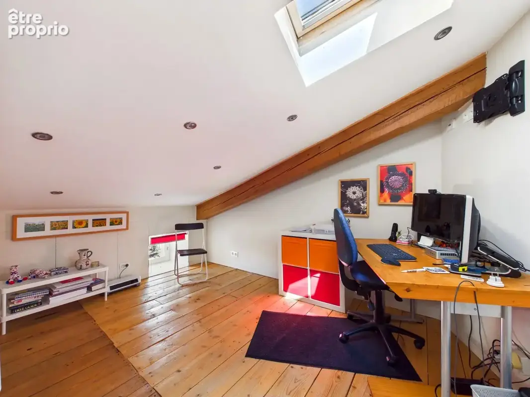 Maison en pierre avec cour et jardin - photo 10