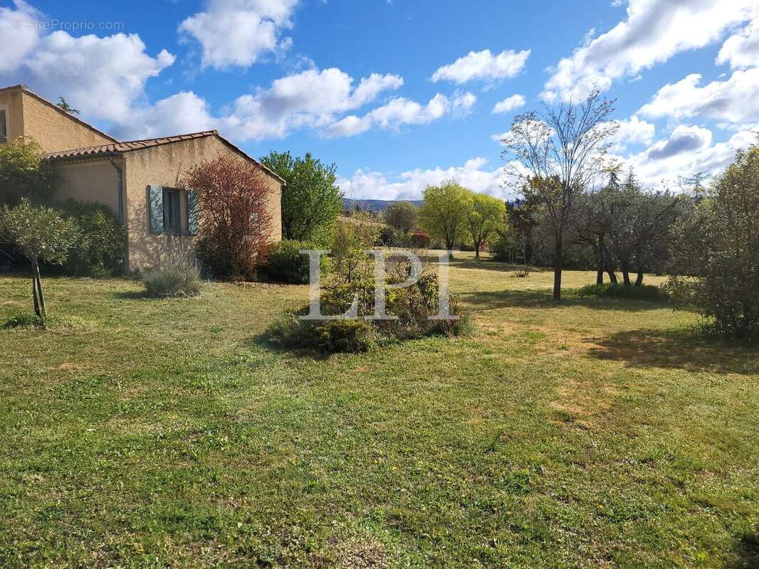 Maison à SAINT-SATURNIN-LES-APT