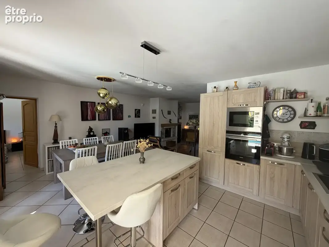 Régusse Villa 104m2 avec piscine, garage et terrain arboré - photo 9