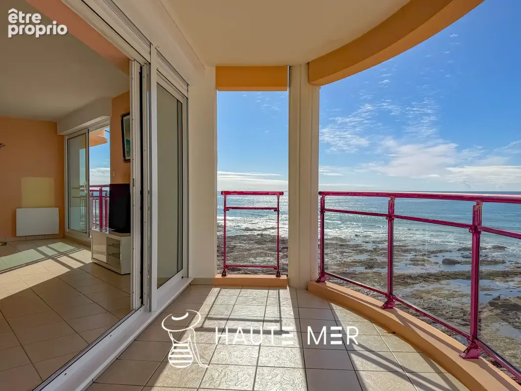 BAIGNEUR - Appartement T3 Face mer avec cave et garage. - photo 4