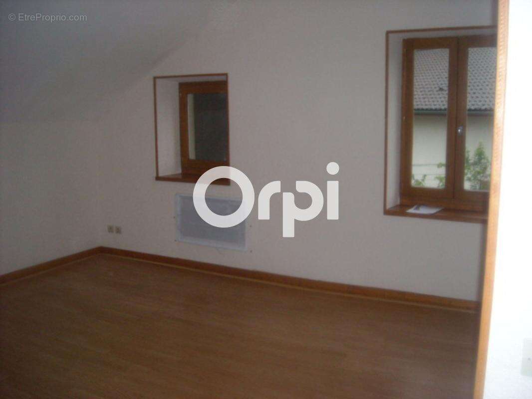 Maison à SAINT-JULIEN-DE-RAZ