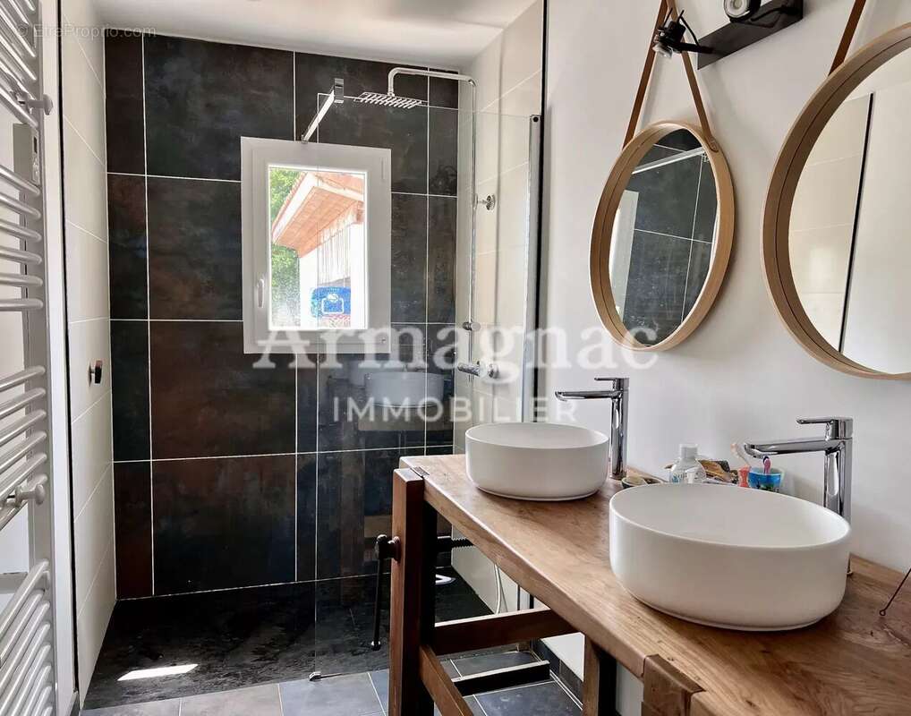 Maison à VIC-FEZENSAC