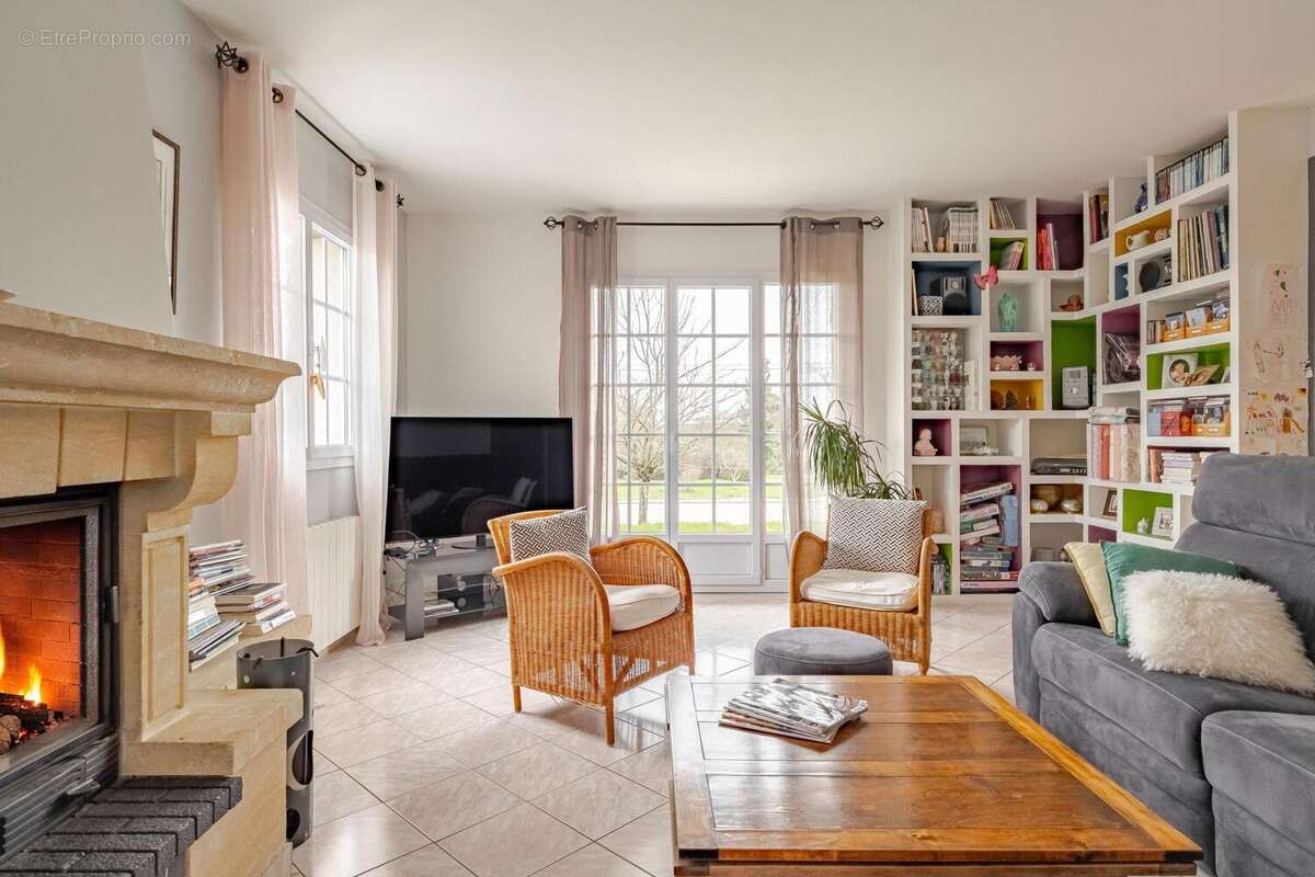 Maison 190 m² à Saint-Michel-Sur-Loire  - photo 4