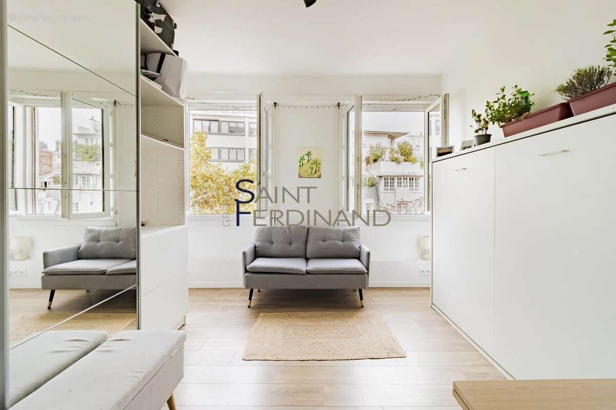 Appartement à PARIS-17E