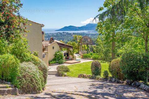 Maison à MOUGINS