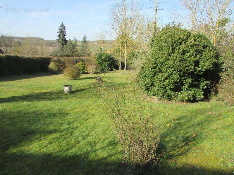 Maison à DAMPIERRE-SUR-AVRE