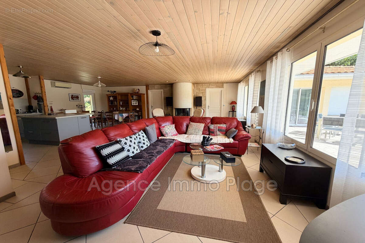 Maison 220 m² à Saint-Vivien-De-Medoc  - photo 7