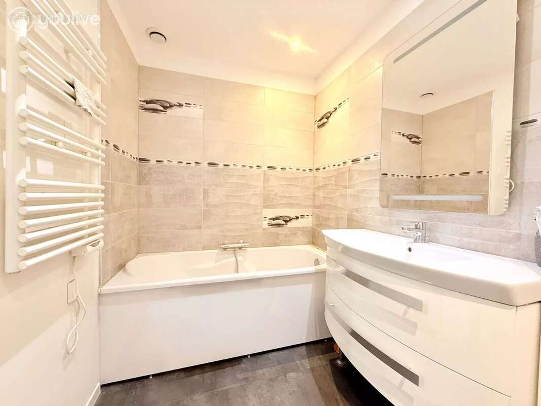 Maison à CANY-BARVILLE