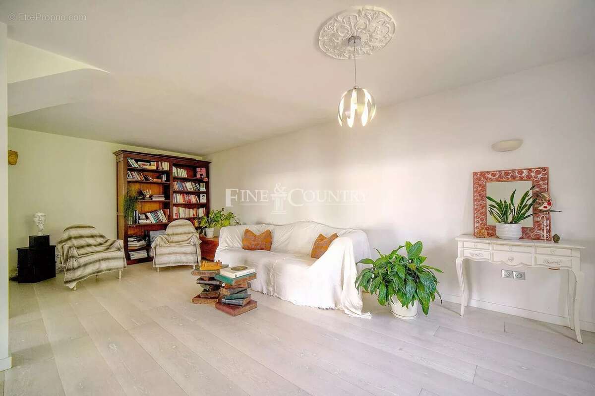 Maison à MANDELIEU-LA-NAPOULE