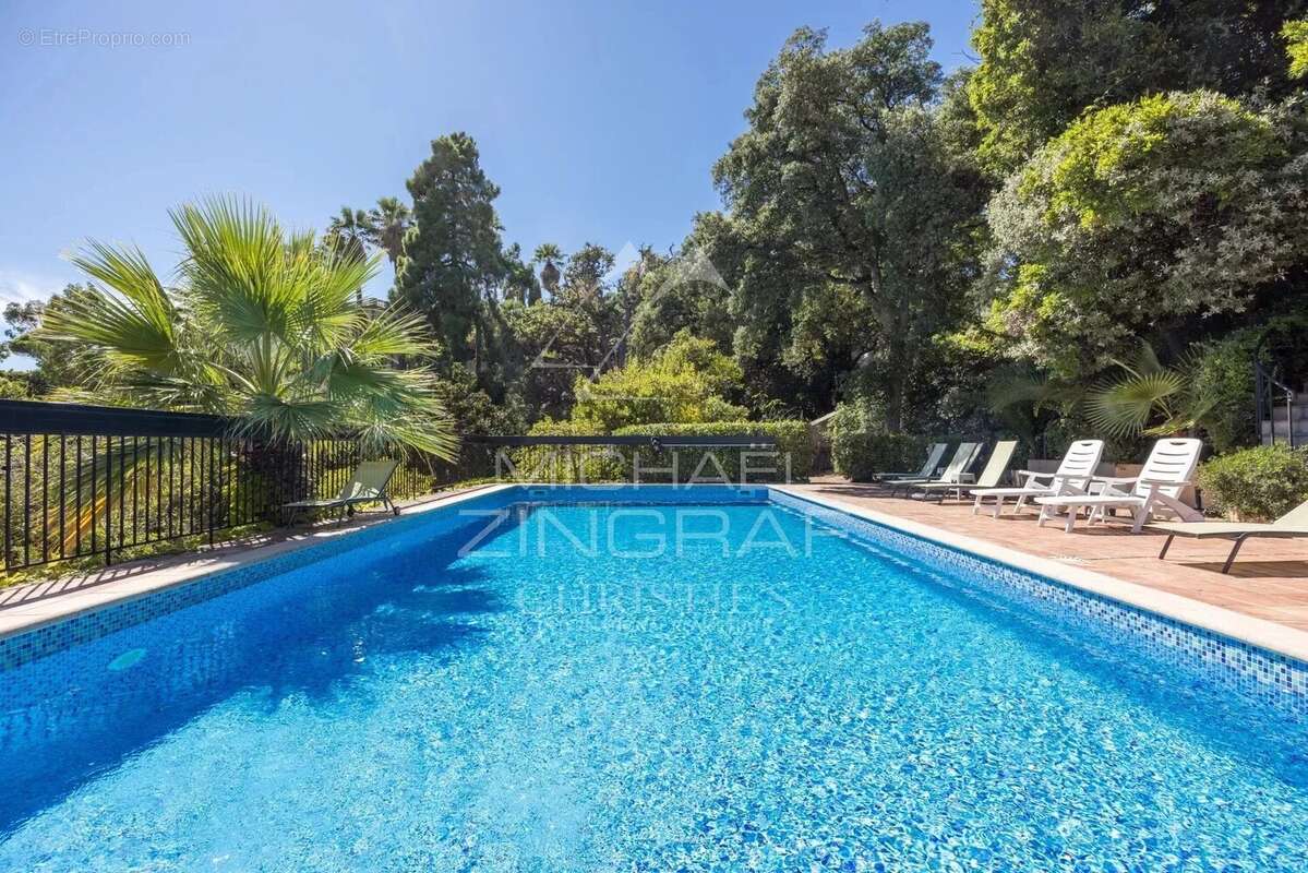 Appartement à VALLAURIS