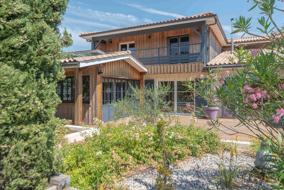 Charmante maison en pierre - 315m2 - creon - photo 5