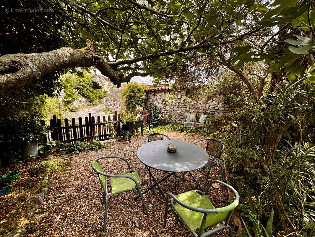 Maison à SAINT-JULIEN