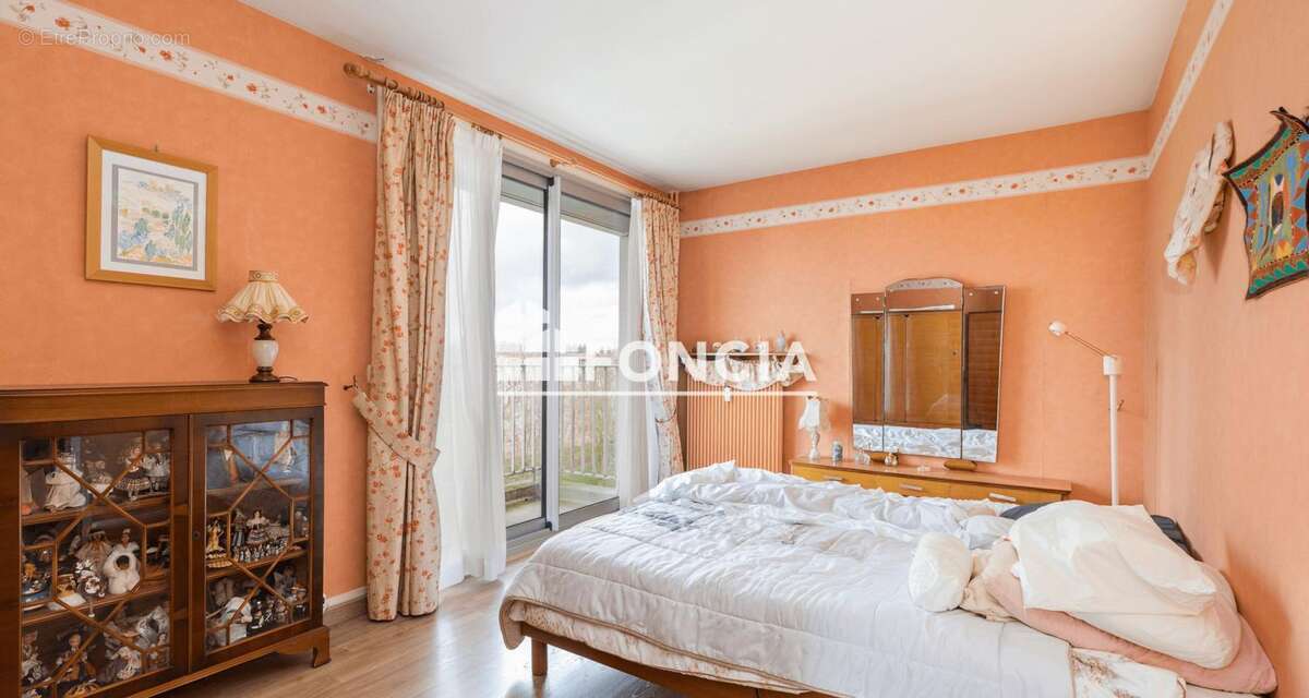 Appartement à MONT-SAINT-AIGNAN