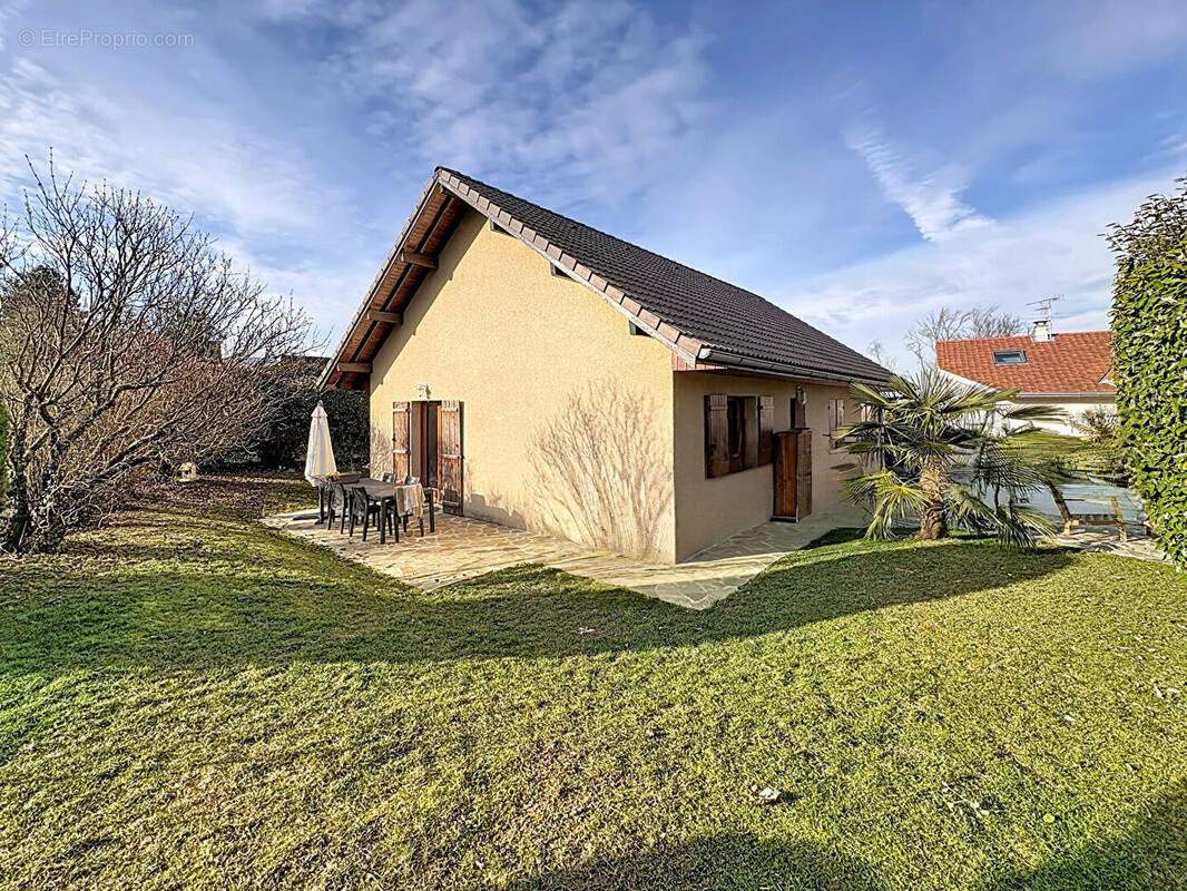 Maison à LA ROCHE-SUR-FORON