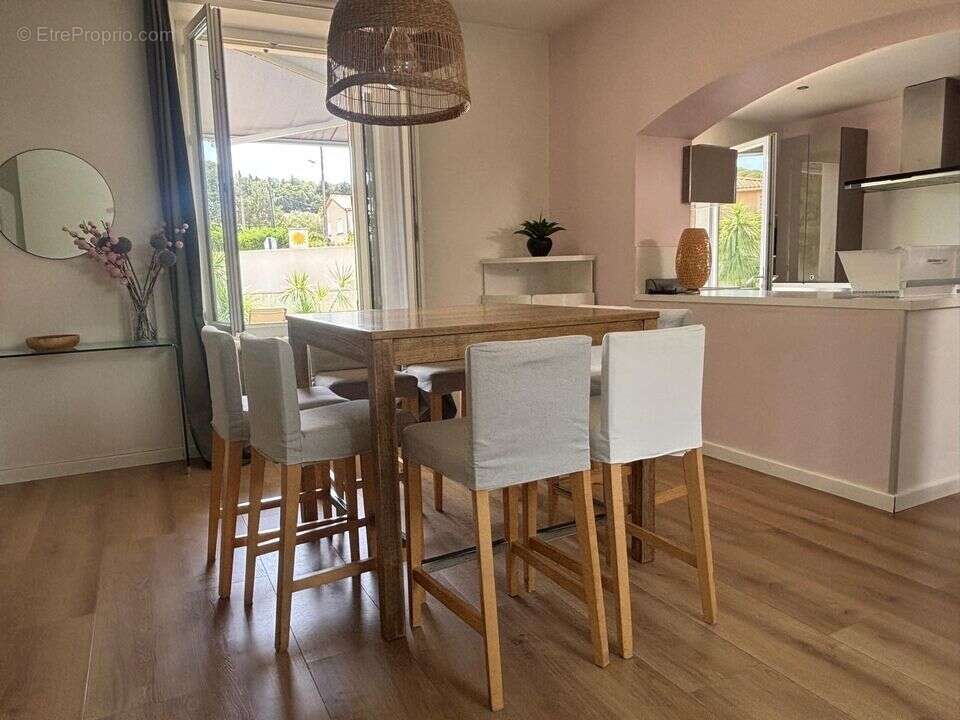 Villeneuve les Avignon,, Somptueuse maison 140m², terrain 400 - photo 3