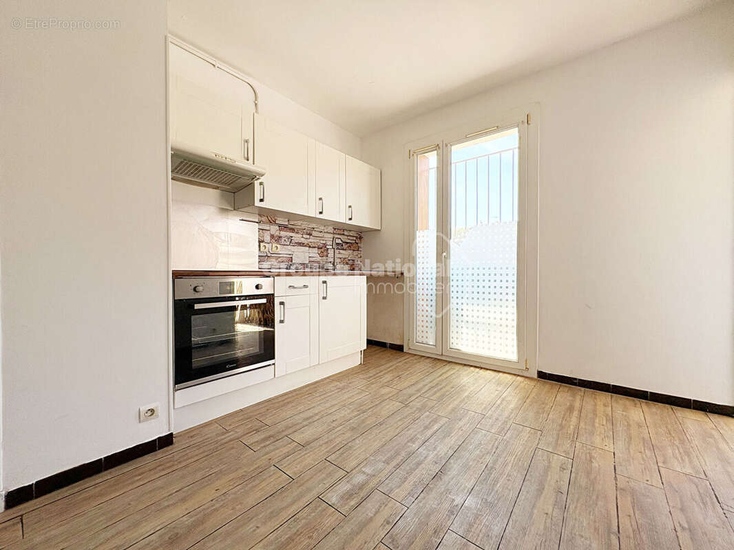 À vendre : Appartement T3 de 69 m2 lumineux avec balcon - Proche centre-ville - photo 3
