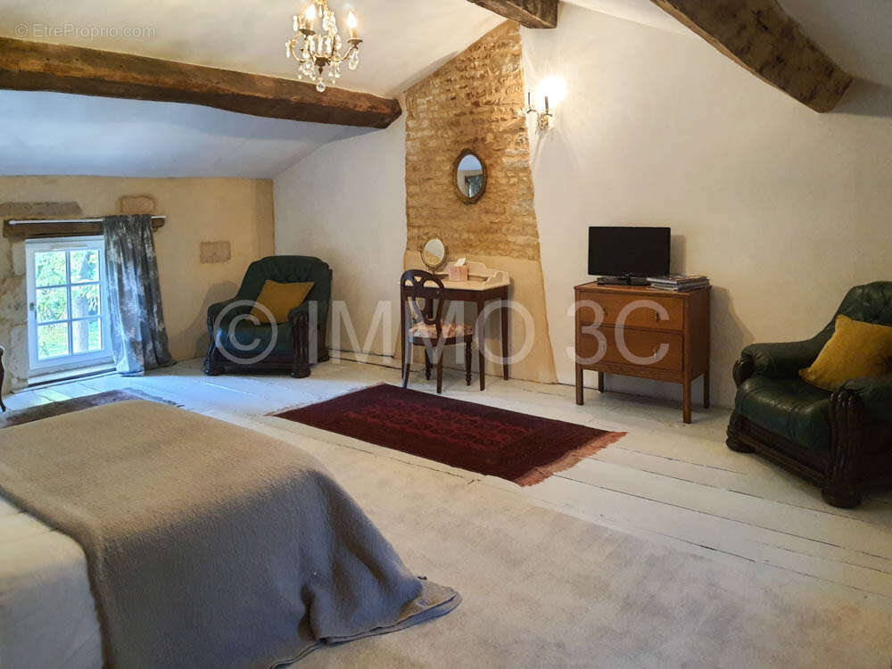 Maison à CHEF-BOUTONNE