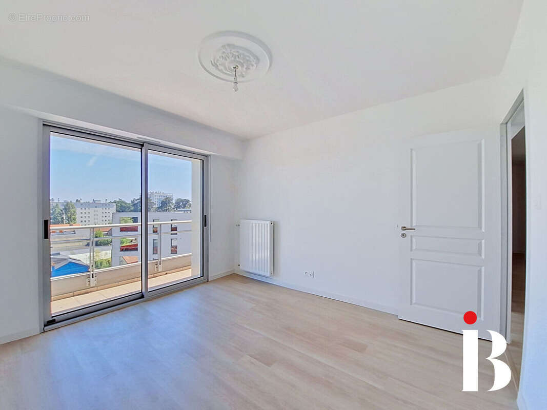 À vendre - Superbe T4 rénové à neuf à Saint-Herblain - Secteur Route de Vannes - photo 7