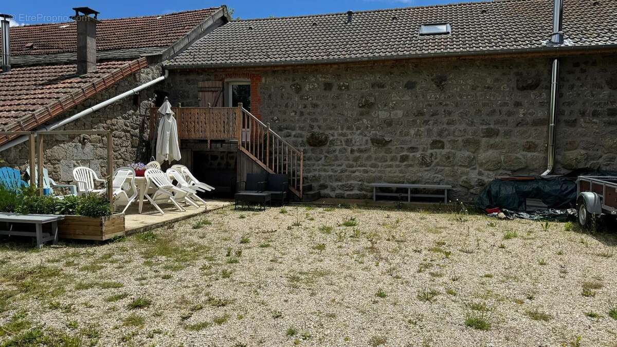 Maison à SAINT-AGREVE