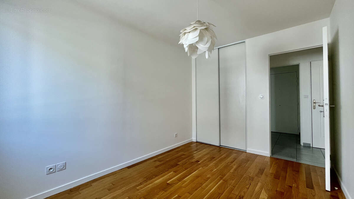 Appartement à MEYZIEU