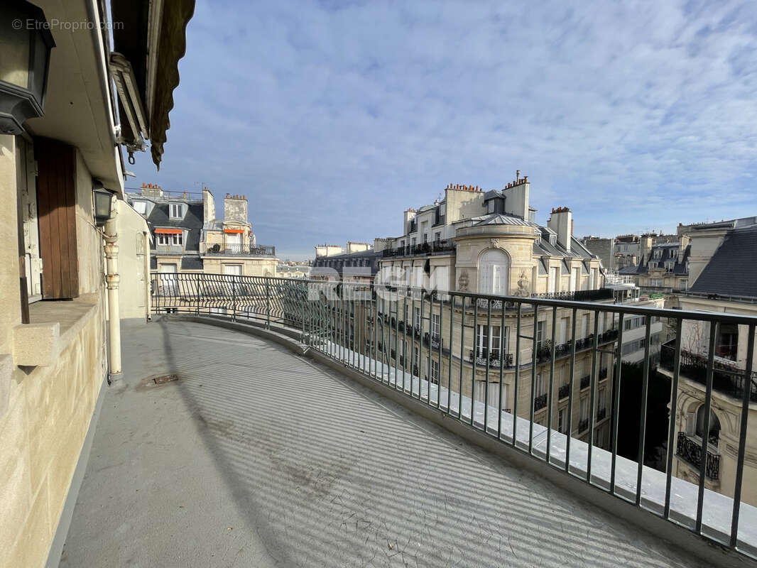 Paris 16éme   Victor Hugo / Dernier étage avec terrasse - photo 13