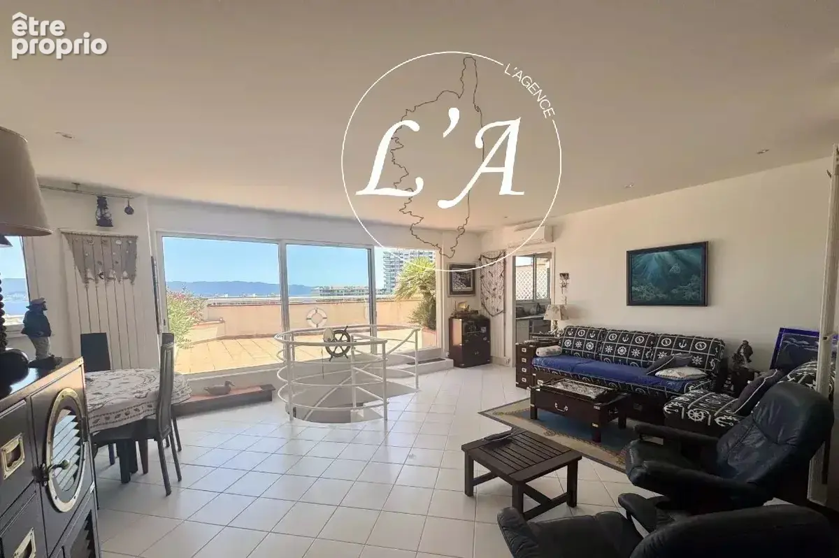 Duplex de standing en dernier étage – Triangle d’Or Ajaccio – Vue mer, terrasses, suite parentale - photo 9