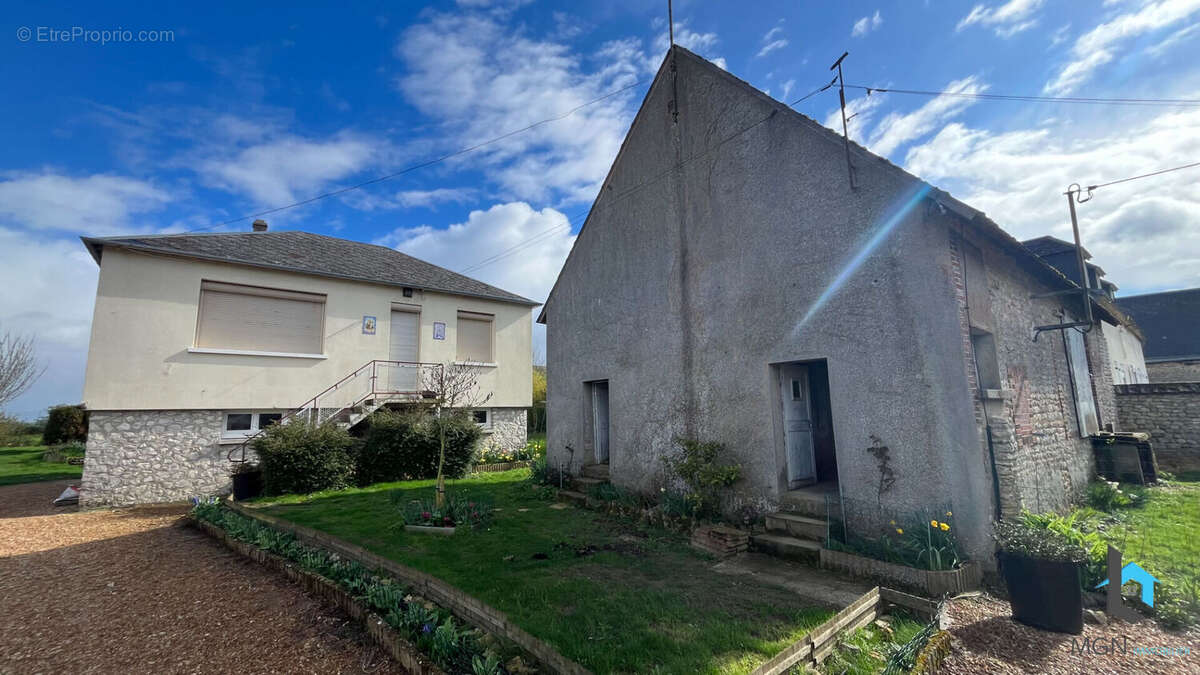 Maison à NEUVY-EN-DUNOIS