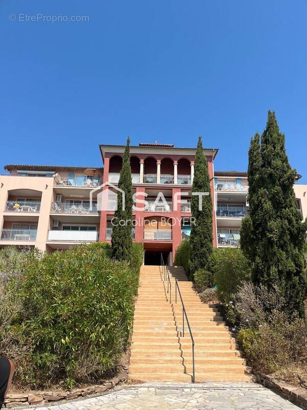 Photo 1 - Appartement à ROQUEBRUNE-SUR-ARGENS