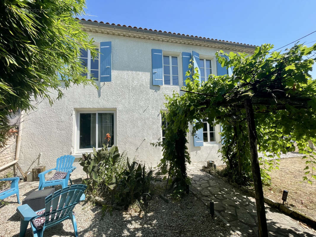 Maison à LES NOUILLERS