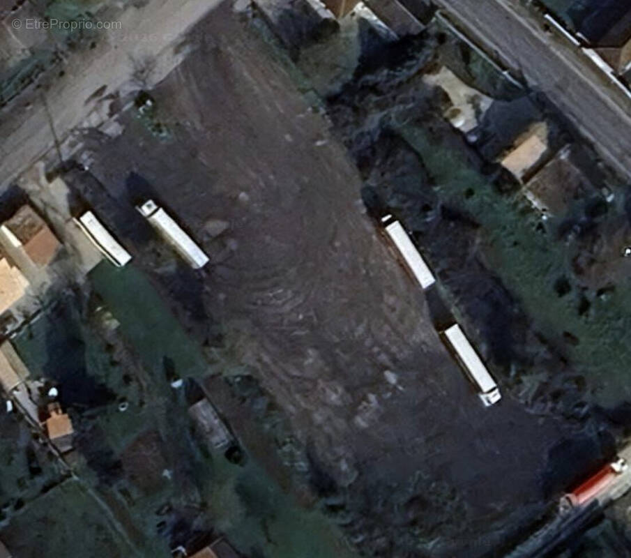 Terrain à MONTLIEU-LA-GARDE