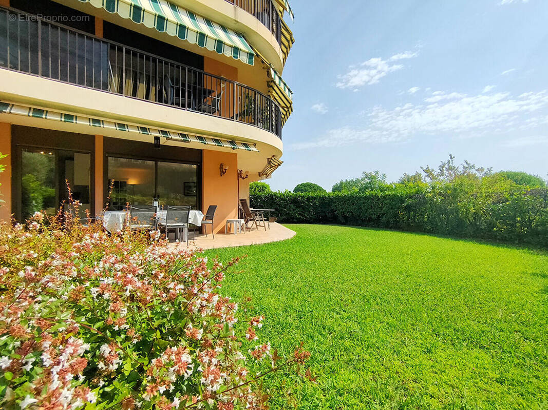 Appartement à MANDELIEU-LA-NAPOULE