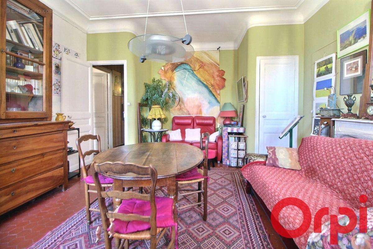 Appartement à MARSEILLE-1E