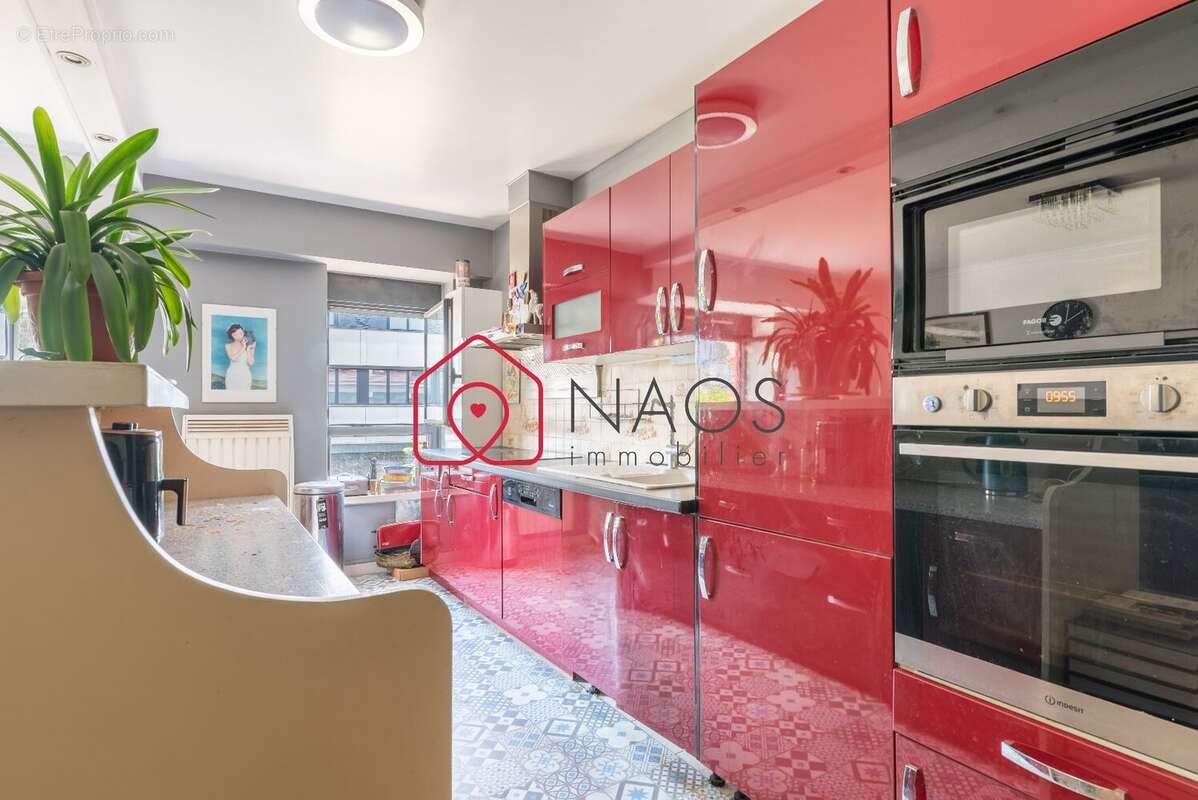 Appartement à PARIS-14E