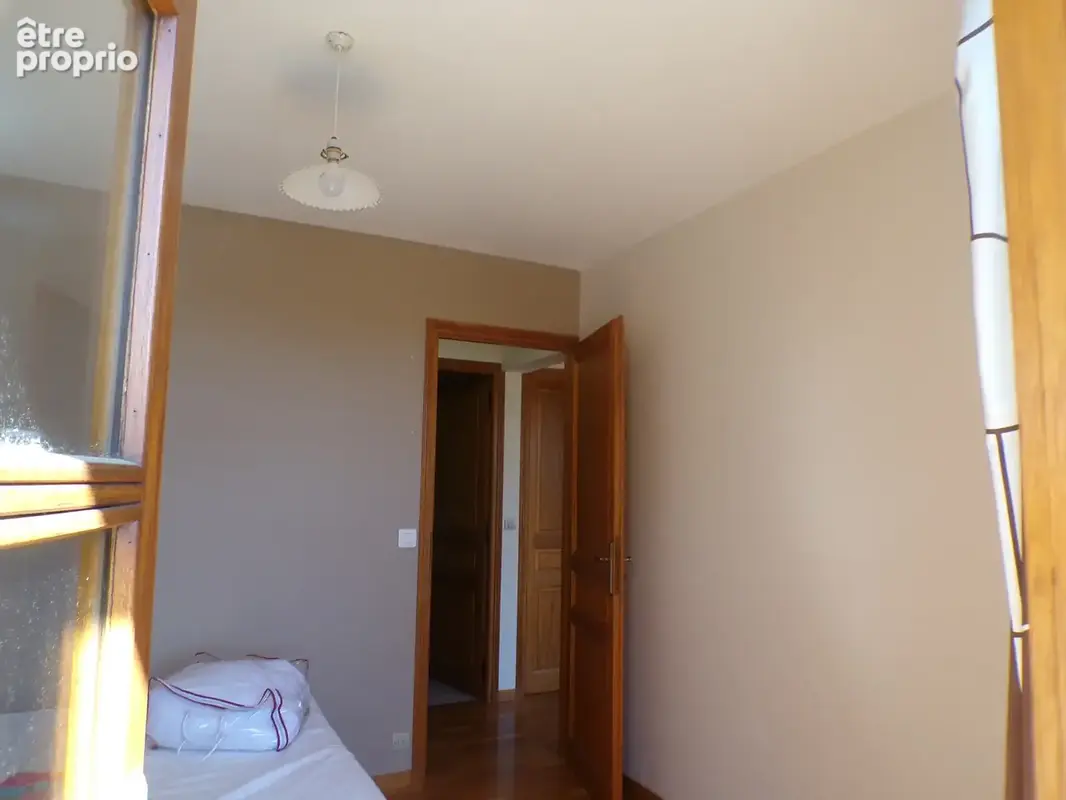 Maison avec grand terrain et vue dominante - photo 12
